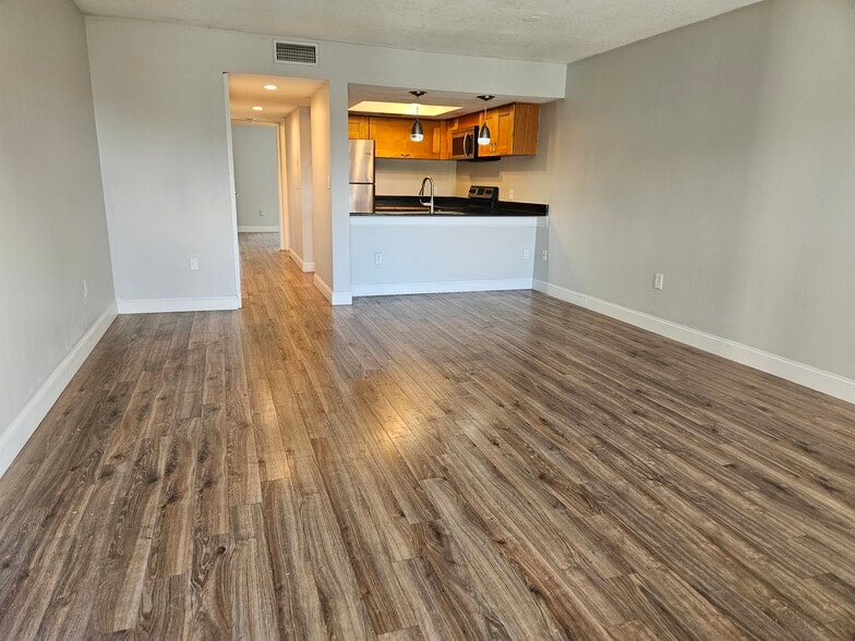 Building Photo - Westhaven Residence