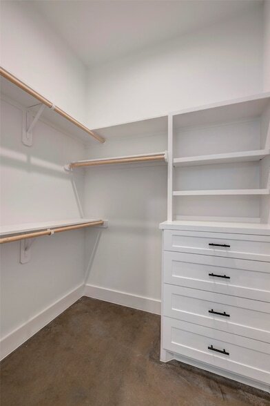 Building Photo - 1717 Airline Dr