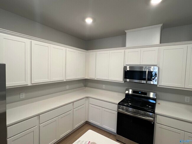 Building Photo - 184 Little Britain St