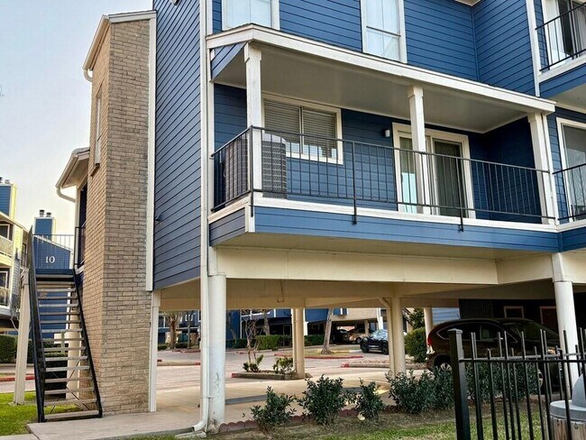 Building Photo - 18511 Egret Bay Blvd