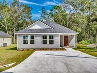 Building Photo - 4-Bedroom Available in Wakulla Gardens