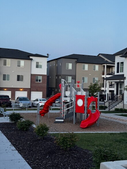 Building Photo - 1484 N Sage Dr