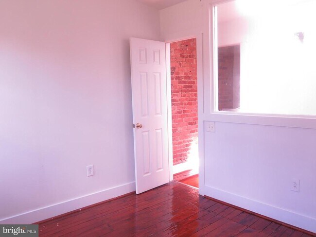 Building Photo - 413 S Norris St