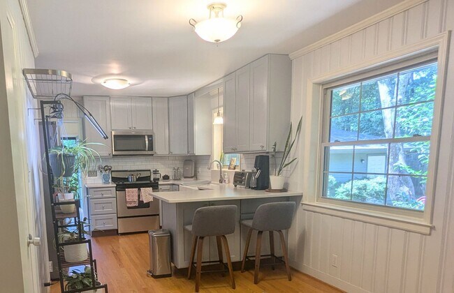 Building Photo - Beautiful 3-bed, 2-bath Ranch in South Dur...