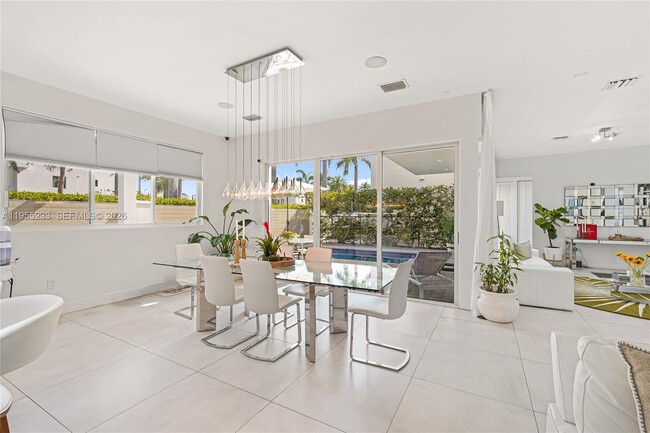 Building Photo - 7515 NW 99th Ave