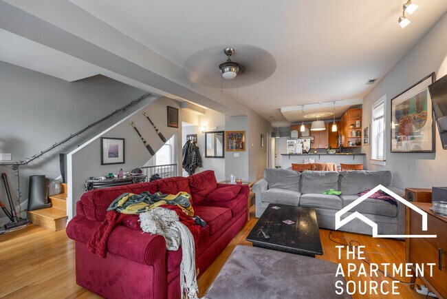 Building Photo - 3023 N Oakley Ave