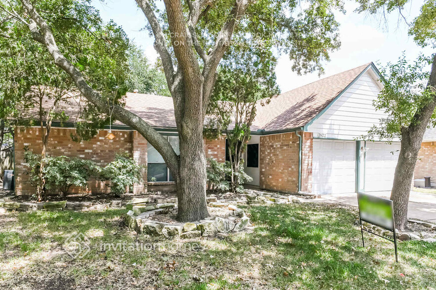 Building Photo - 2622 Broomsedge Dr