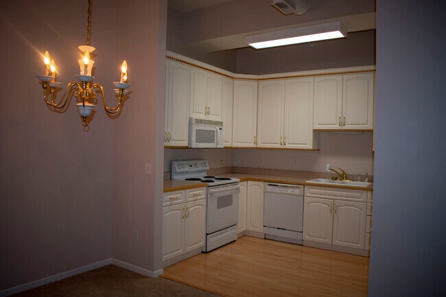 Kitchen - 122 N 11th St