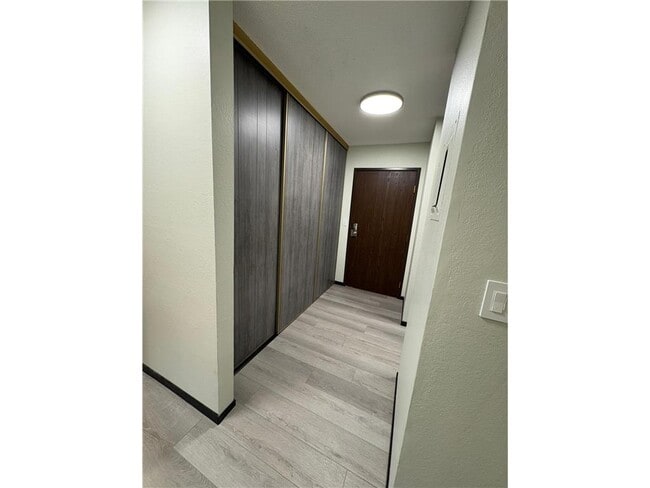 Building Photo - 907 Coulee Rd