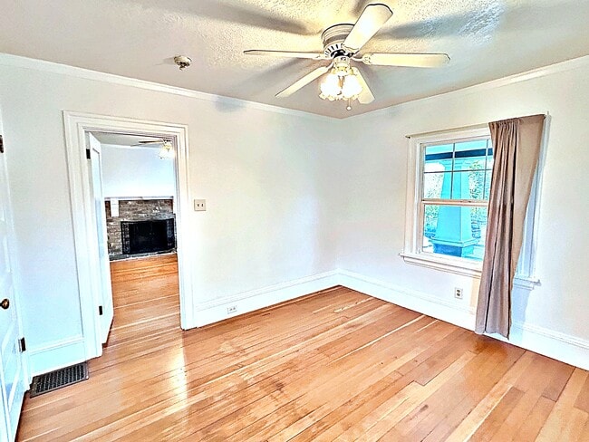 Building Photo - 858 N Stafford St