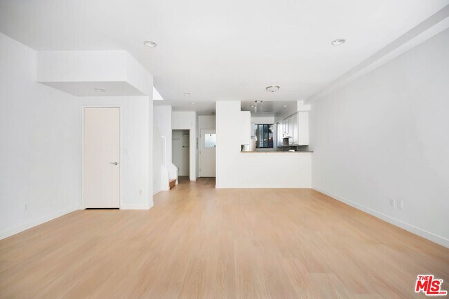 Building Photo - 811 11th St