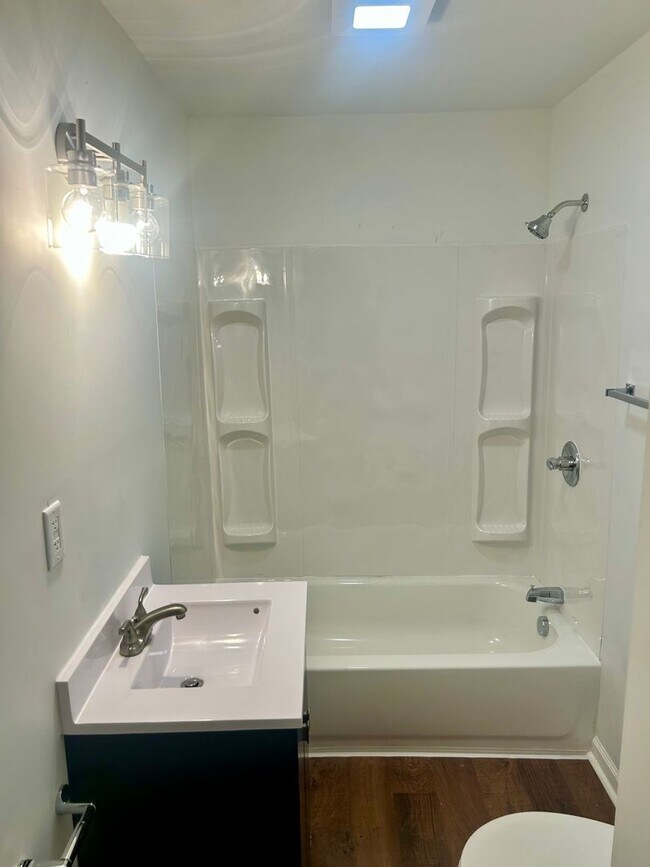 Building Photo - 2922-2924 Ruckle Street