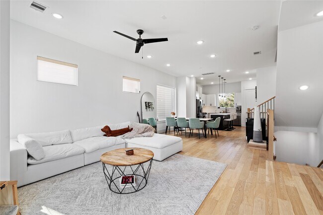 Building Photo - 1835 Flowing Springs Trail