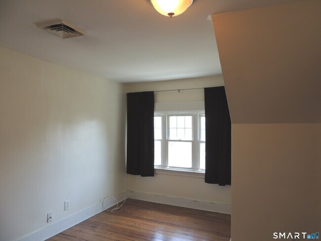 Building Photo - 382 Winthrop Ave