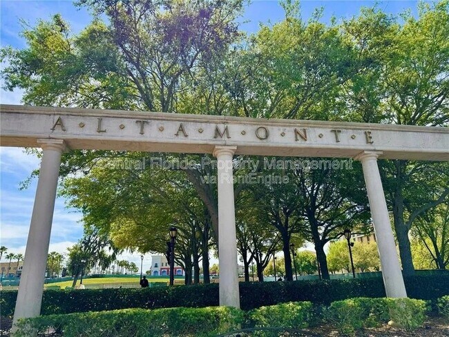 Building Photo - 120 Blue Pointe Way