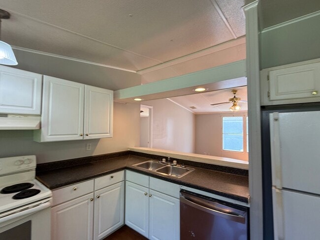Building Photo - Home for Lease | Benton, LA 71006 | Escape...