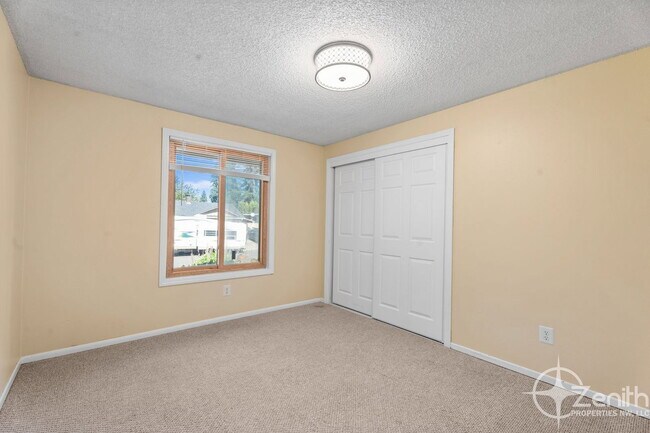 Building Photo - 4213 NE 139th Ave