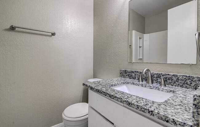 Building Photo - 819 Sirocco Dr