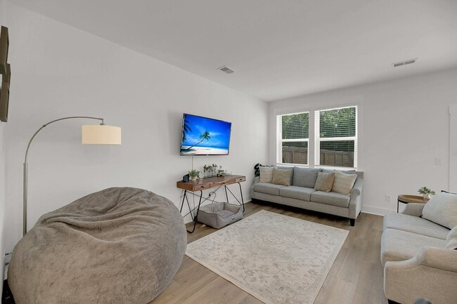 Building Photo - Gorgeous West Ashley Town home!