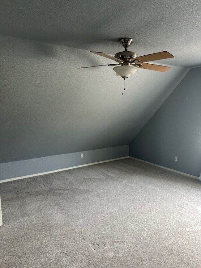 Building Photo - Beautiful House in Canyon Creek