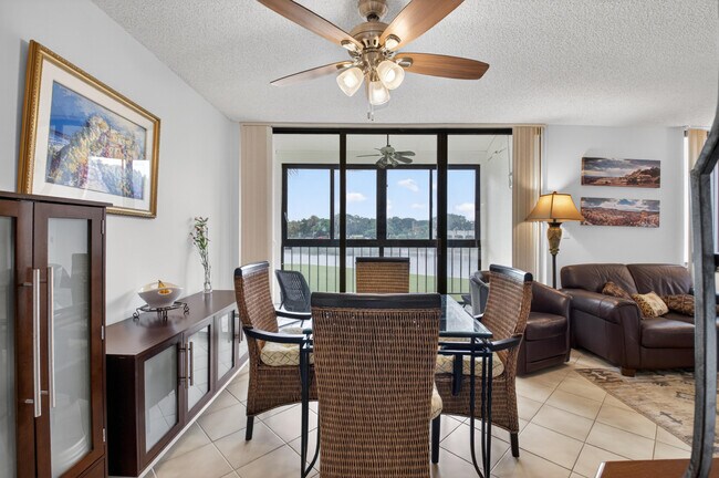 Building Photo - 3604 Bridgewood Dr