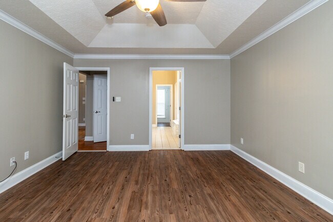 Building Photo - 1100 Winterberry Ln