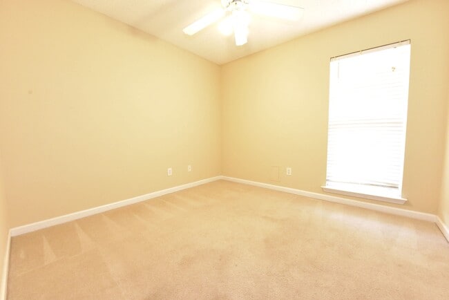 Building Photo - 1754 Post Oak Ct