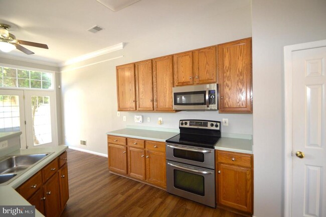 Building Photo - 25492 Freda Ln