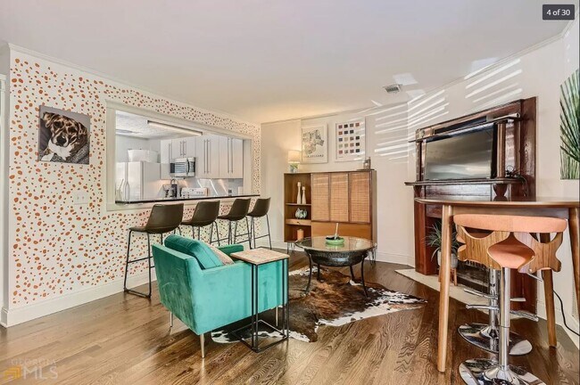 Building Photo - 2208 Queen Anne Ct