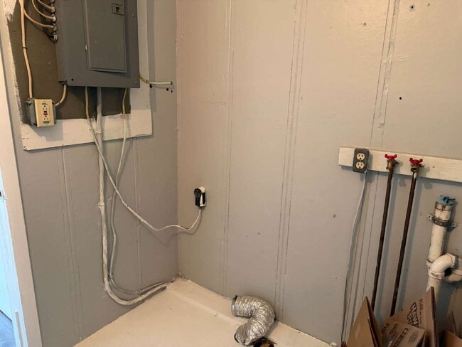 Building Photo - 3 Bedroom Apartment in Piffard – Available Immediately