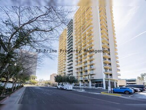 Building Photo - 207 W Clarendon Ave