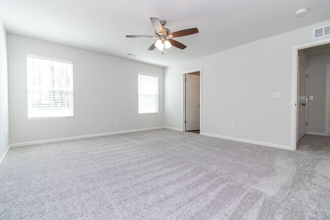 Building Photo - 104 Ashwood Ave