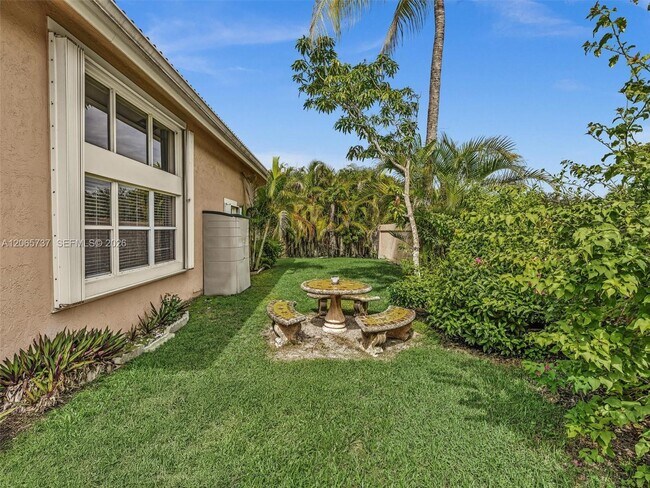 Building Photo - 11335 Lakeshore Dr