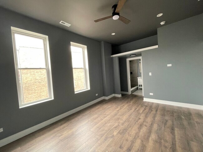 Building Photo - 1531 S Harding Ave