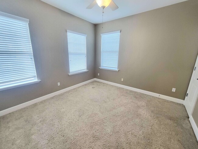 Building Photo - 2482 Goldenrod Wy