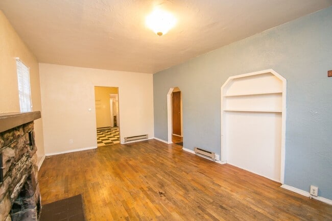 Building Photo - 2311 Spruce St