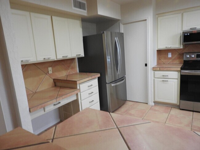 Building Photo - 4111 N 87th Pl