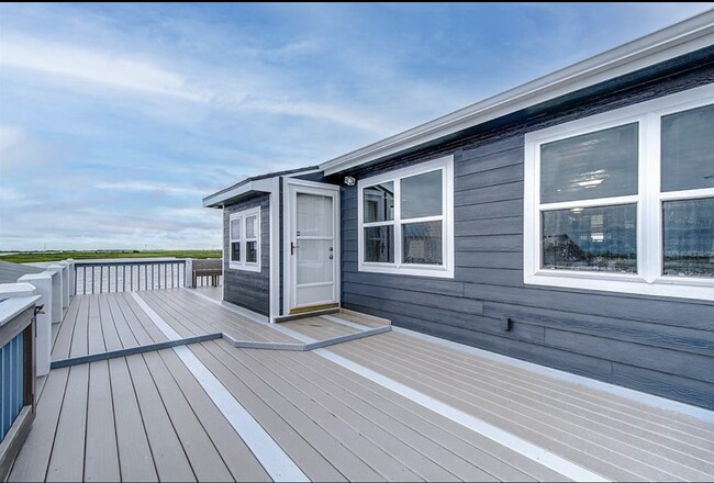 Building Photo - 1256 Canal E