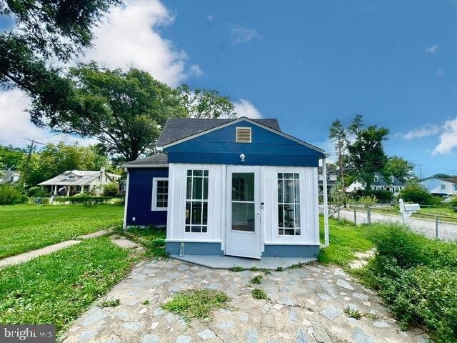 Building Photo - 5010 Apache St