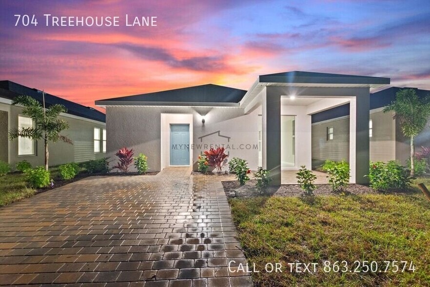 Building Photo - 704 Treehouse Ln
