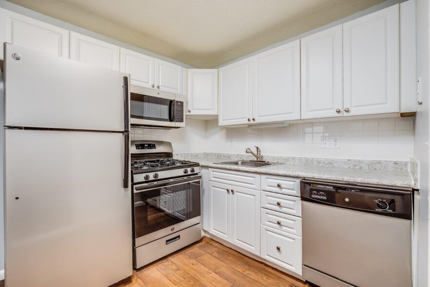 Ashford Crossing 22 Yorkshire Ter Shrewsbury MA 01545 Apartment Finder