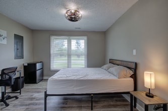 Building Photo - 227 St Elmo Cir