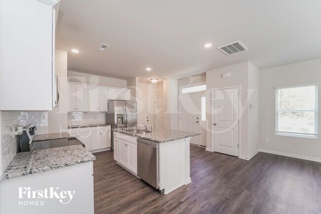 Building Photo - 2094 Cypress Village Dr NW