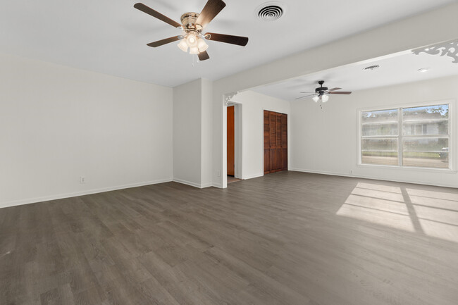 Building Photo - 1302 Redondo Dr