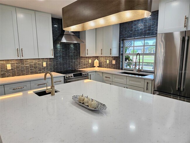 Building Photo - 917 S Gondola Dr