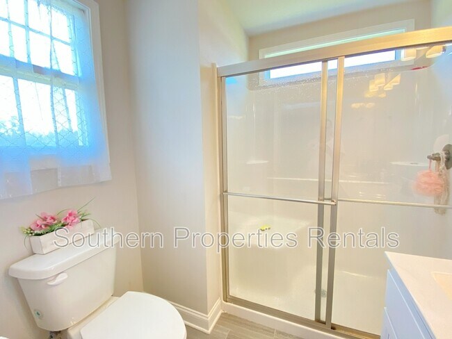 Building Photo - 5499 Rosser Pittman Rd
