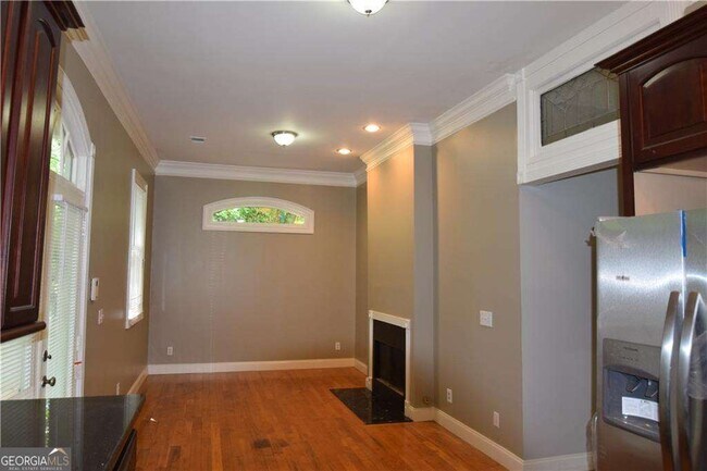 Building Photo - 242 Dodd Ave SW