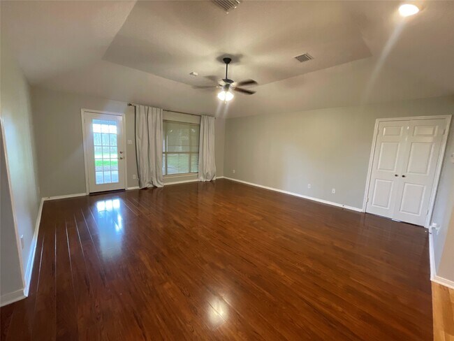 Building Photo - 7110 Pembrough Ln