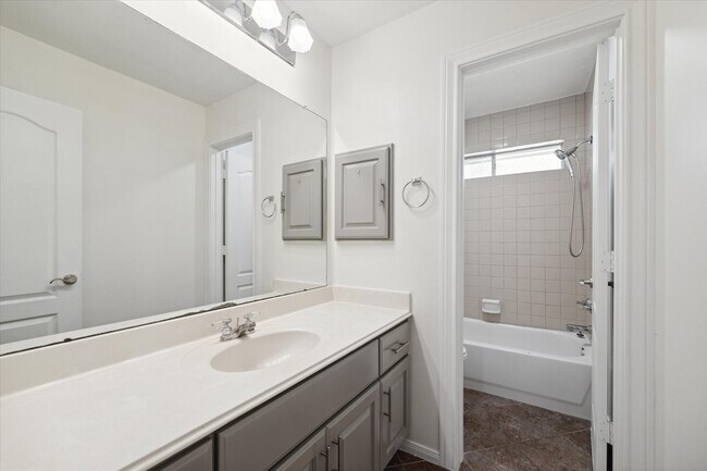 Building Photo - 30 Watermill Pl