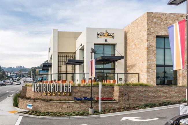 Building Photo - 2210 Gellert Blvd